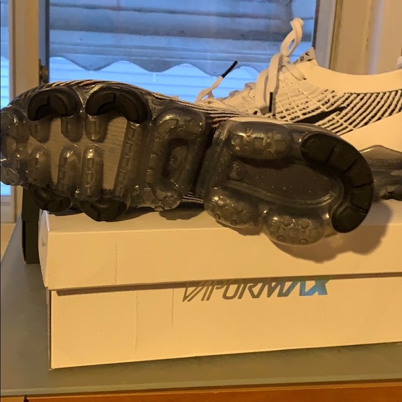 Nike Air Vapormax Flynit 3 - Picture 3 of 3